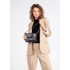 Chabo Rebel Shoulderbag Metallic Black 9 Chabo Rebel Shoulderbag Metallic Black -Luxe Tassen image 529